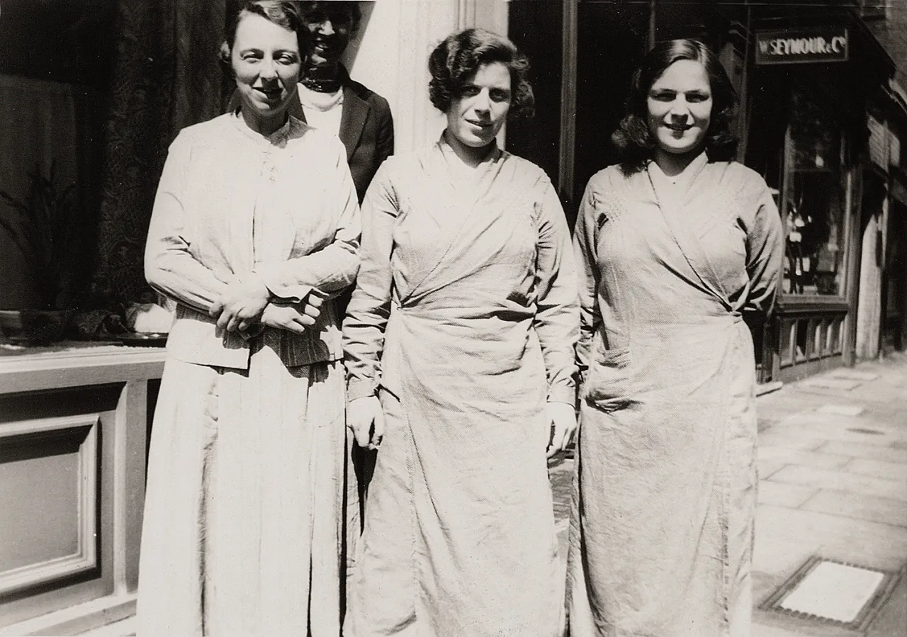 Peggy Turnball, with gallery assistants Edith and Mary Flint. Courtesy of Crafts Study Centre, University for the Creative Arts