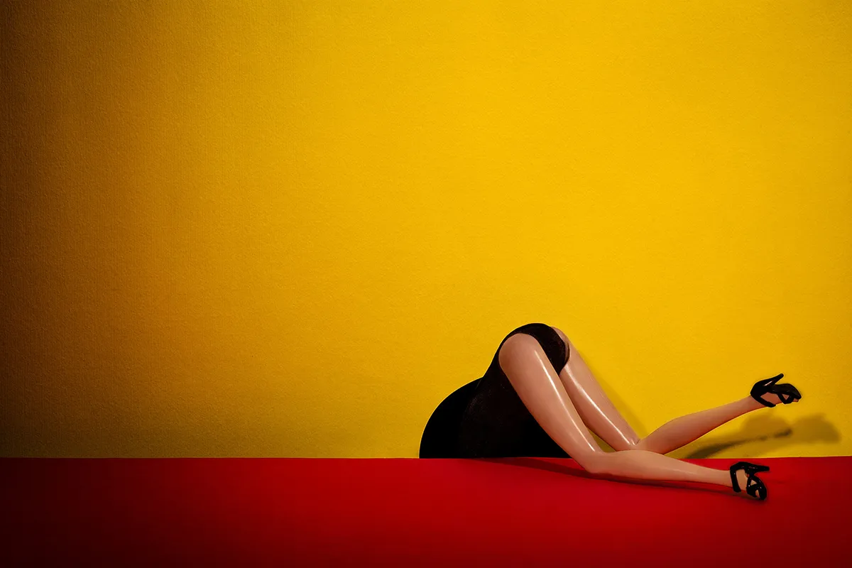 Iconic B - Alberto Alicata: In this project, Alberto Alicata, traces the history of photography, image iconic realised by the great masters, resorting to the use of a symbol of contemporary Western culture: Barbie. (Professional Staged)