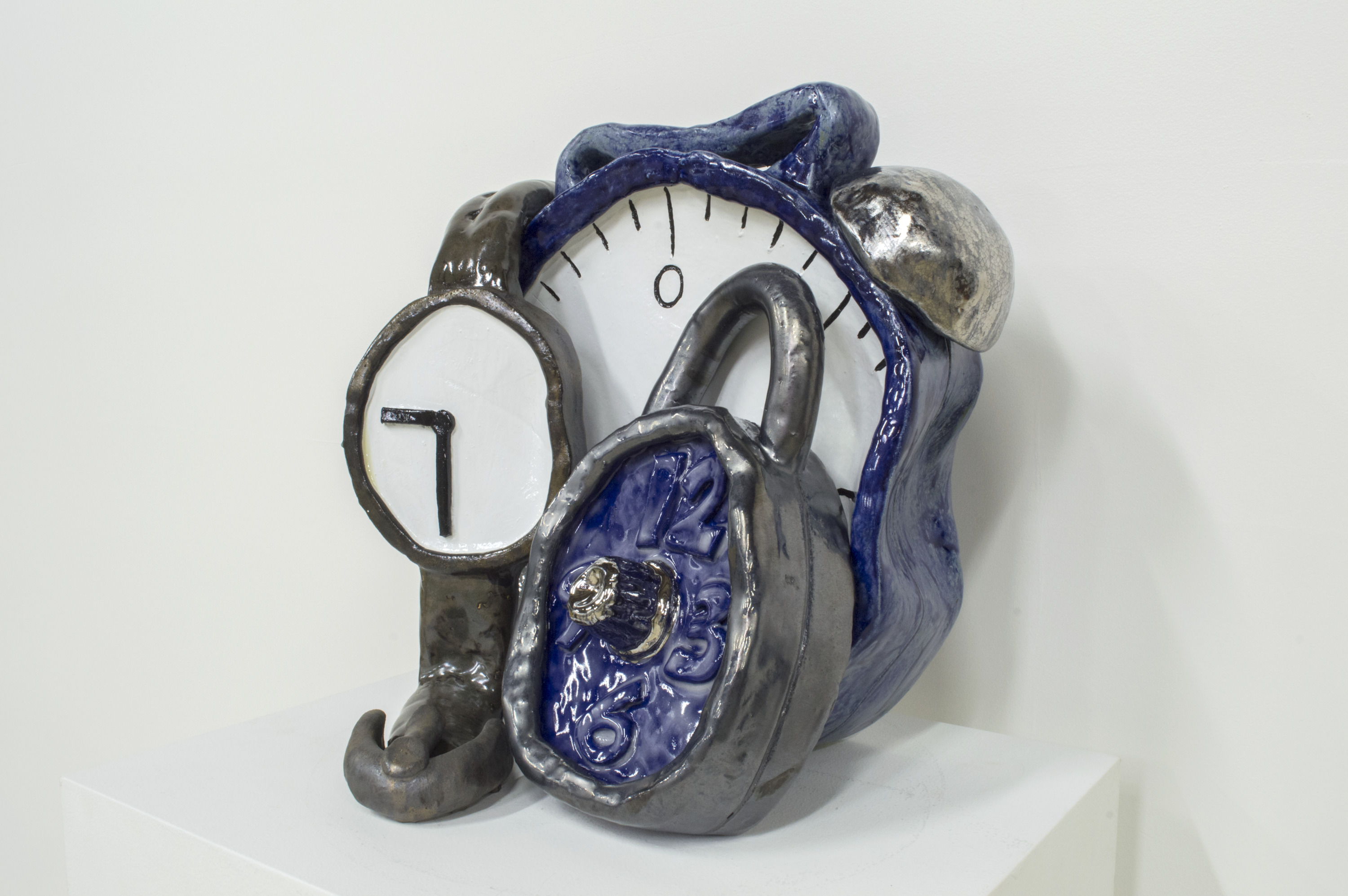 Woody De Othello, on and ON, 2020 Ceramic, underglaze, glaze 43.2 x 43.2 cm © Woody De Othello. Courtesy of the artist; Jessica Silverman, San Francisco; and Karma, New York (photo: John Wilson White)