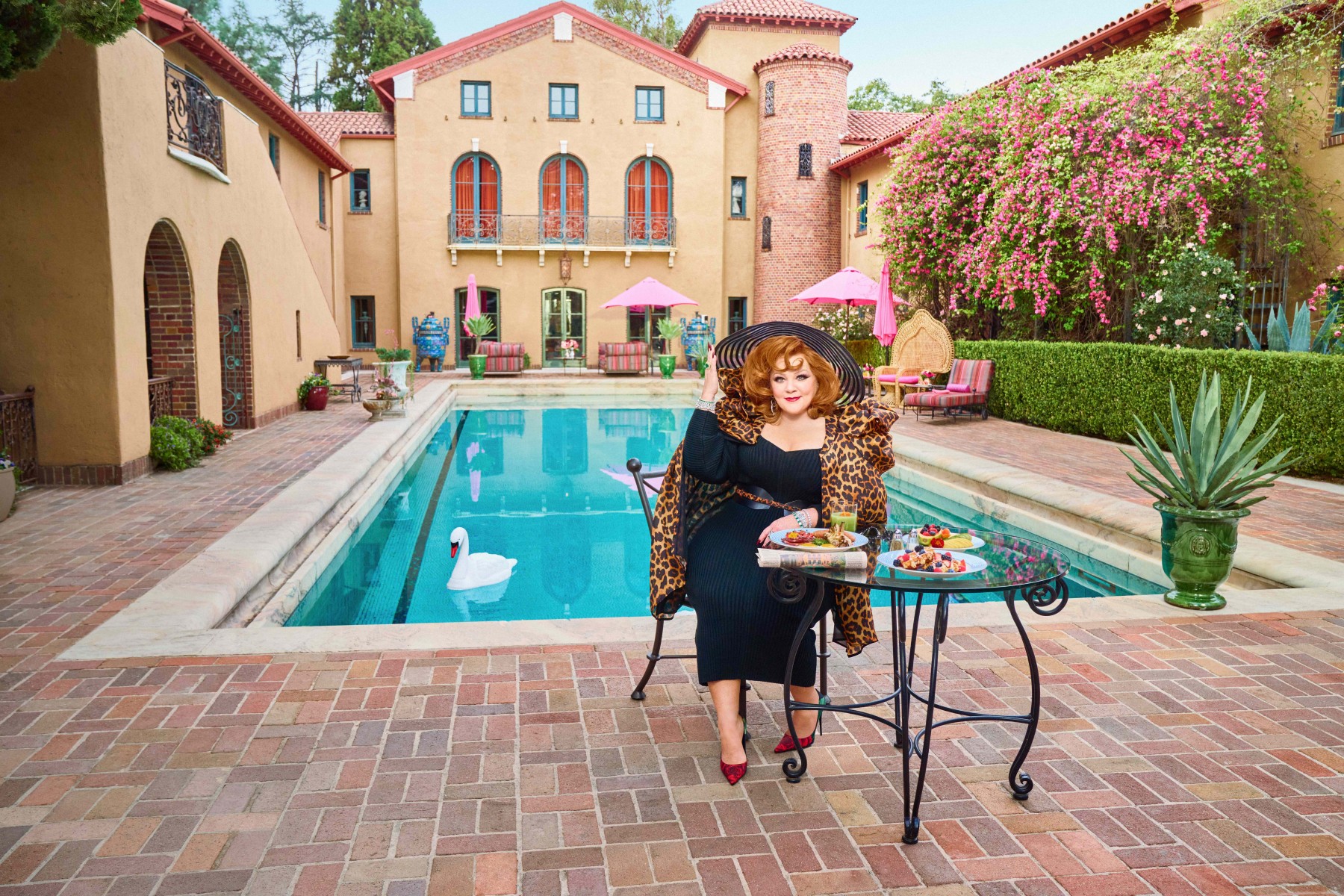Melissa McCarthy in [Booking.com](https://content.presspage.com/uploads/685/1920_villapool.jpeg?10000)'s ad for the Super Bowl 2023