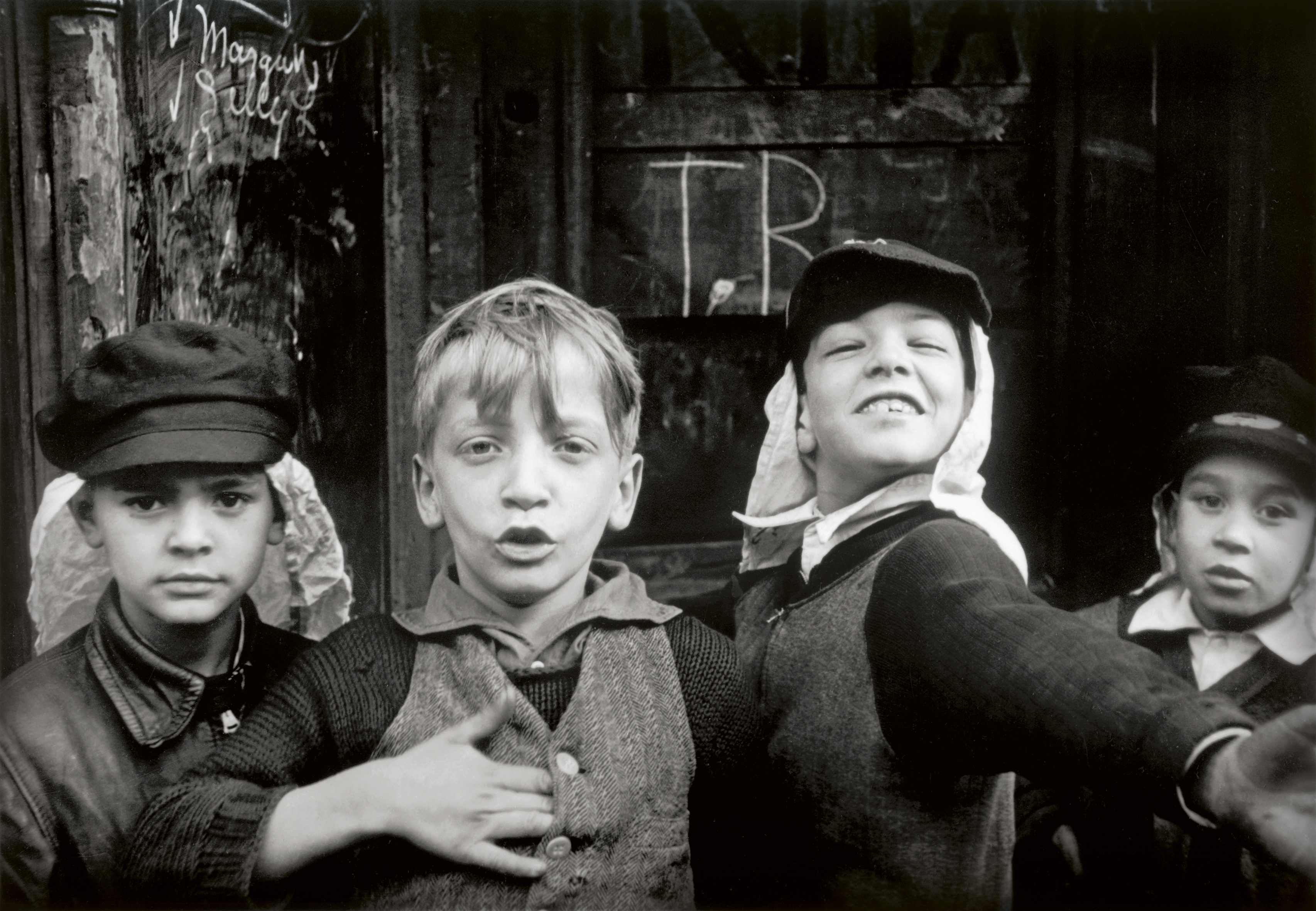 Helen Levitt, New York, 1940 Albertina, Vienna. Permanent loan of the Austrian Ludwig Foundation for Art and Science © Film Documents LLC / courtesy Galerie Thomas Zander, Cologne