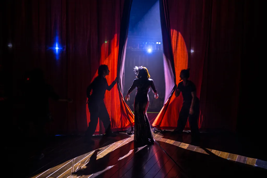 © Matt Humphrey - Curtain Call (2016)