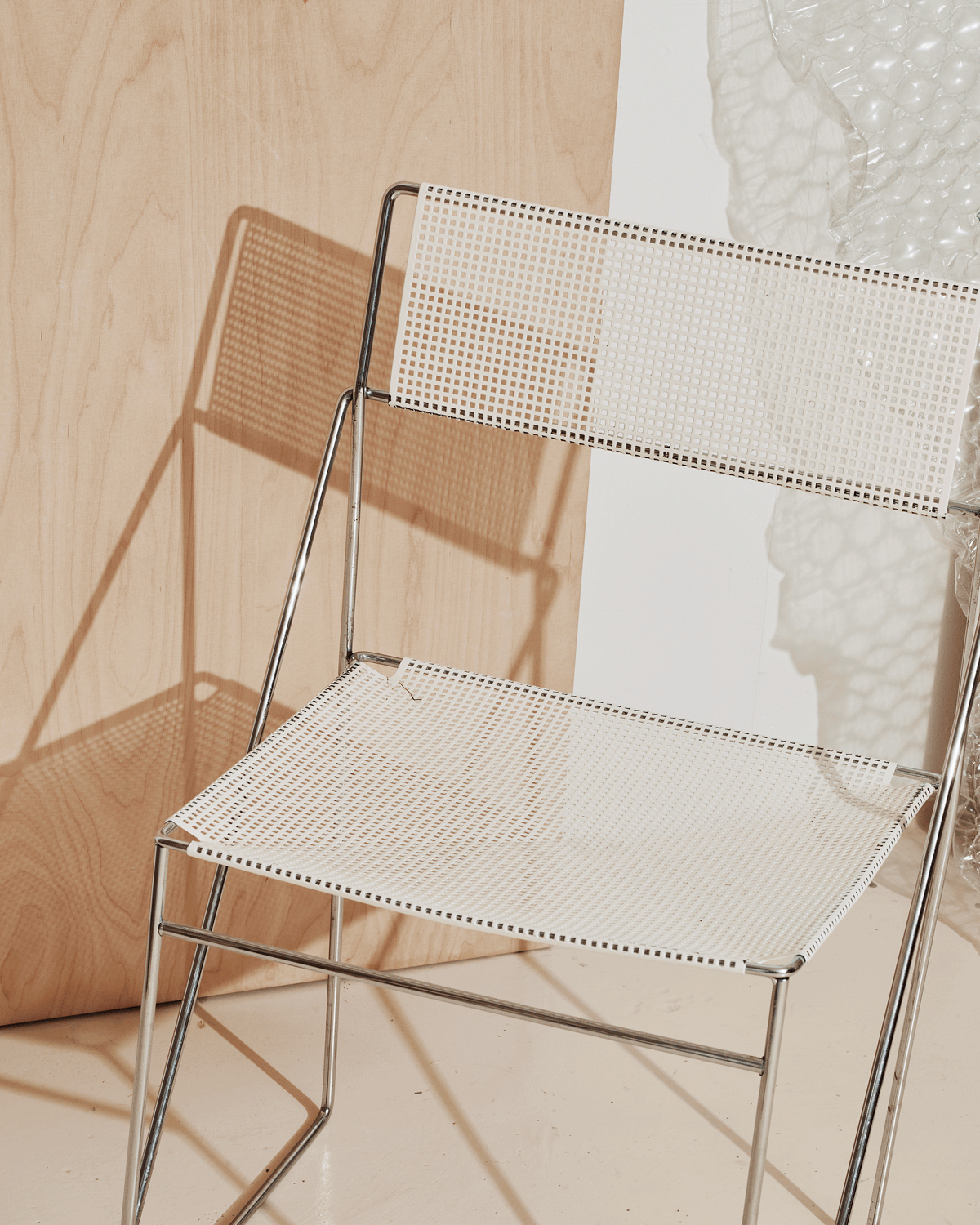 Packhelp, 2022. Graphic design & art direction: Marina Veziko. Photography: Aleksi Tikkala. Animation: Otso Reitala